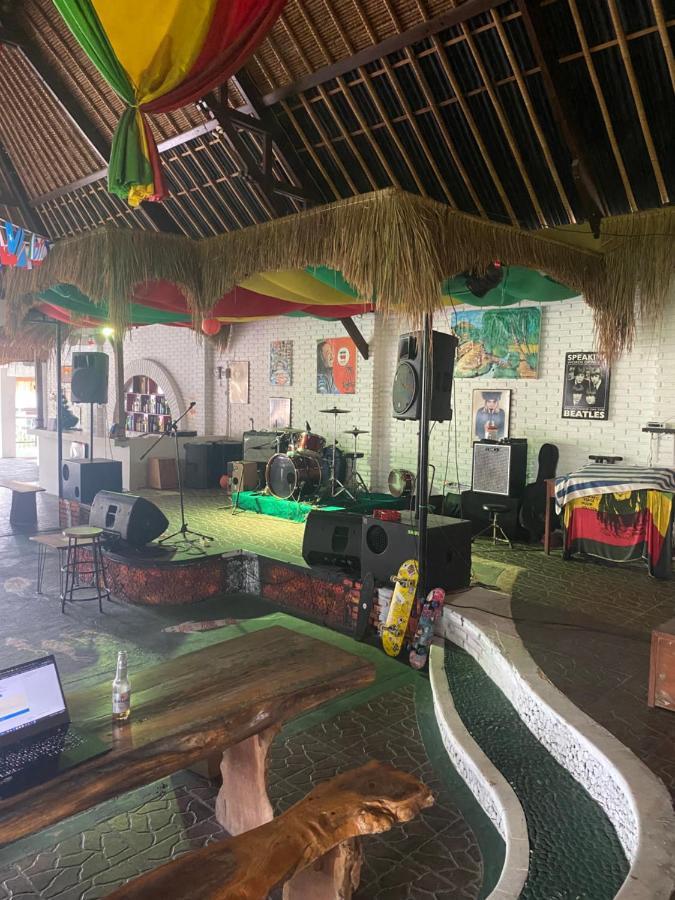 Paca'S Reggae Bar & Hostel Ambat Экстерьер фото